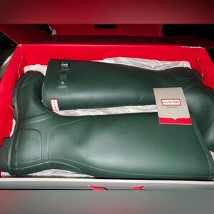 Hunter green rain boots 💚